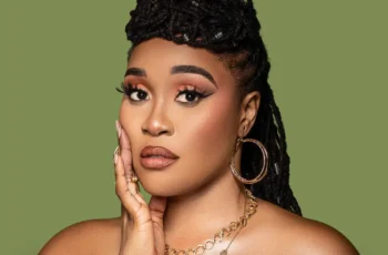 Lady Zamar – First Class